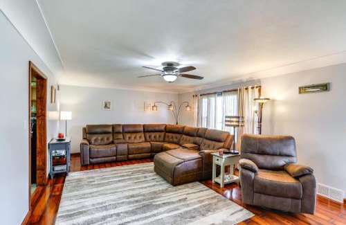 Lacarne Casa | Port Clinton Home Hot Tub, Steps to Portage River