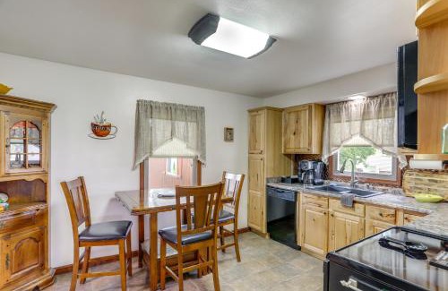 Lacarne Casa | Port Clinton Home Hot Tub, Steps to Portage River