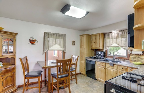 Lacarne Casa | Port Clinton Home: Hot Tub, Steps to Portage River