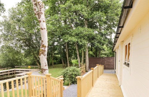 Athlone Cabaña | PORT HERON LODGE, pet friendly in Glasson, County Westmeath