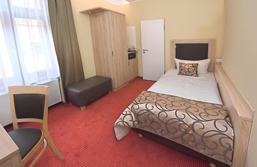 Eichwalde Hotel | Port Inn Hotel