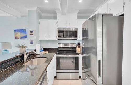 Isle of Palms Condominio | Port O 'Call F203 / Isle of Palms 1BR Condominio frente al mar con comodidades!