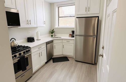 Chicago Apartamento | Portage Park 1BR Retreat