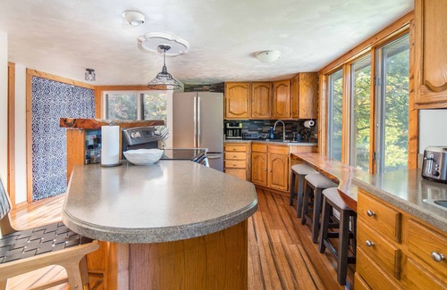 Westfield Casa | Portage Ponds 5 BR/3 Bath close to CHQ, wine trail