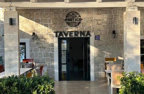 Denovici Cama Y Desayuno | Portico Djenovici