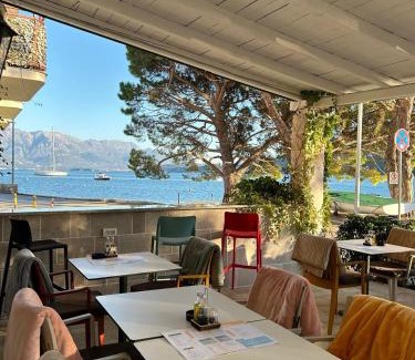 Denovici Cama Y Desayuno | Portico Djenovici
