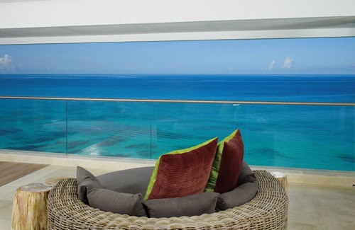 Prospect Villa | PORTICO VILLA BARBADOS - MODERNA VILLA DE 3 DORMITORIOS EN PRIMERA LINEA DE PLAYA - COOK INCLUIDO