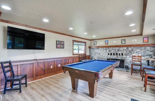 North Plains Casa | Portland Area Group Getaway Hot Tub and Views!