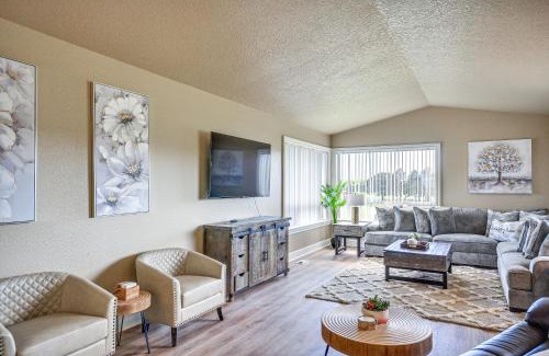 North Plains Casa | Portland Area Group Getaway Hot Tub and Views!