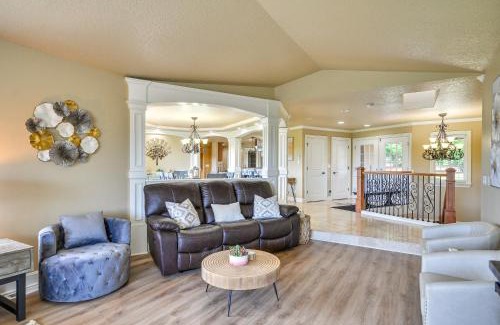 North Plains Casa | Portland Area Group Getaway Hot Tub and Views!