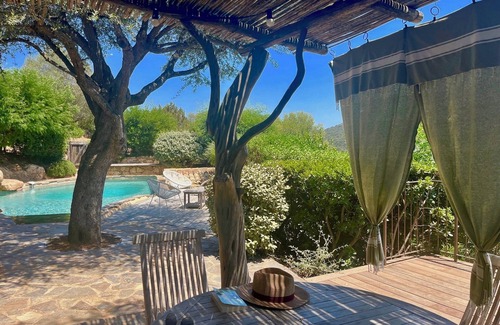 Porto-Vecchio Villa | Porto Vecchio, Palombaggia, villa abierta con vista a la piscina climatizada.