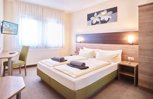 Schwarzrheindorf/Vilich-Rheindorf Hotel | Portofino