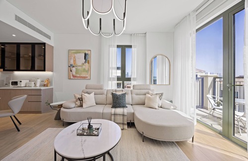 Madinat Zayed Apartamento | Portside Bliss La Mer 1 BR with Sea View