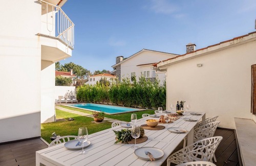 Darque Casa | Portugal Active Cabedelo Beach Lodge | Heated Pool