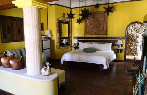 Esterito Hotel | Posada De Las Flores La Paz