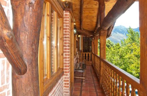Lon Casa | Posada Peñas Arriba