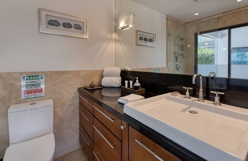 Warm Sands Casa | Gran casa cómoda con piscina 5BR + 4BA en zona tranquila de arenas cálidas