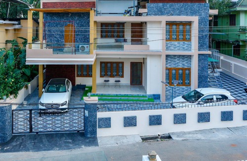 Thrissur Casa | Posh 7 BHK at BELLJEM Homes inside colony close to city
