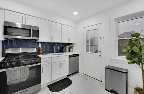 Elizabeth Casa | Posh Living Condo sleeps 7