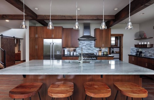 Whitefish Apartamento | Posh Multi-Level Retreat w/Preserve Views, BBQ, Kid’s Playroom