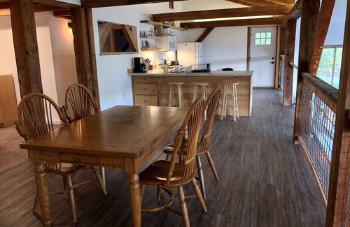 Rumney Casa | Post & Beam Chalet w/ Stunning Lake & Mountain Views