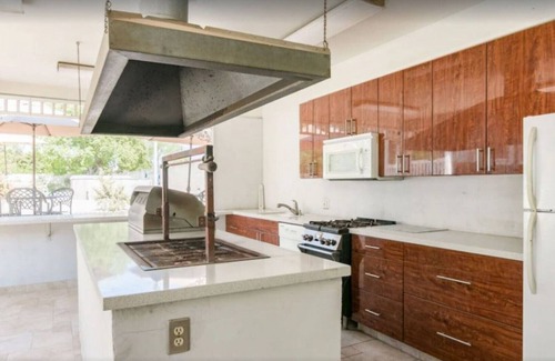 Fillmore Casa | Post-Victorian with Private Pool & Sprawling Grounds, Near Wedding Venues.