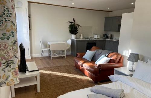 Towcester Apartamento | Potcote farm stables accommodation spots stable