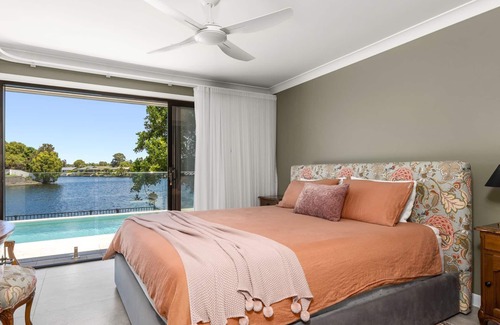 Pottsville Casa | Welcome to Waterfront Sapphire, an absolutely breath-taking holiday home.