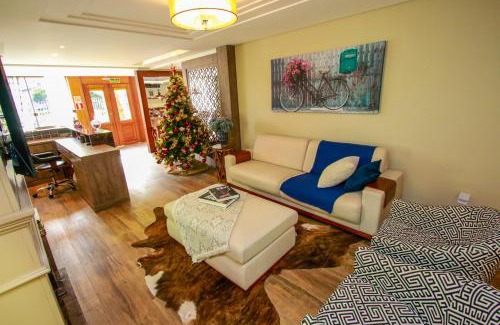Bairro Lago Negro Hotel | Pousada Caminho dos Plátanos
