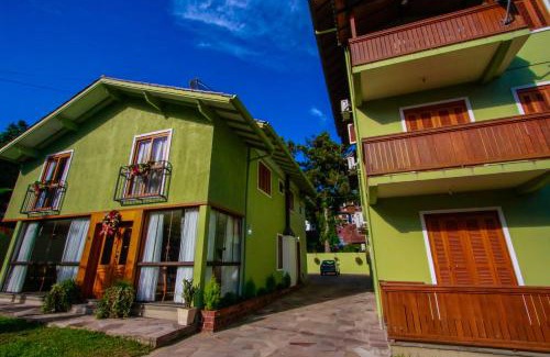 Bairro Lago Negro Hotel | Pousada Caminho dos Plátanos