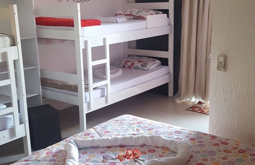 Praia da Armacao do Itapocoroi Casa | Hostal Dos Corazones