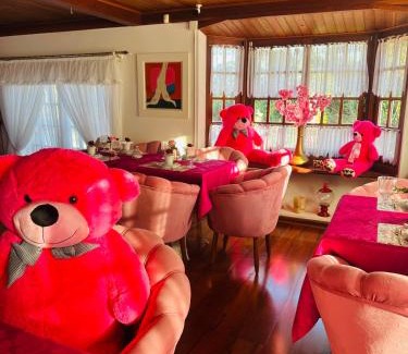 Colinas Capivari Hotel | Pousada Pink Village