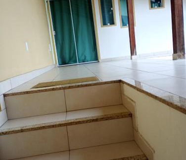Rio das Ostras Casa | Pousada Tia Rosi com suites independente 100 mts da praia c ar, energia solar e atendimento vip