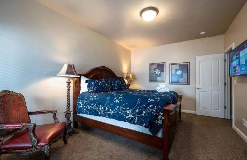 Ogden Casa | Powder Palace with Hot Tub and Resort Amenities