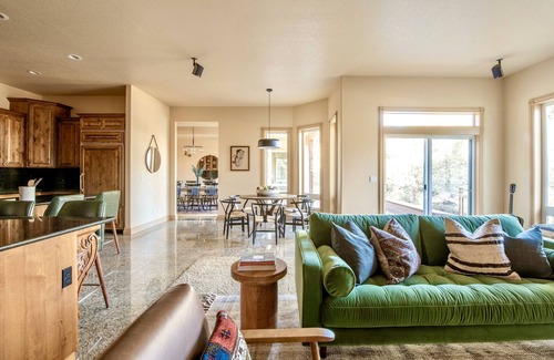 Old Farm District Casa | Duerme 20! Casa con Encanto en Bend Oregon ❤ por AvantStay