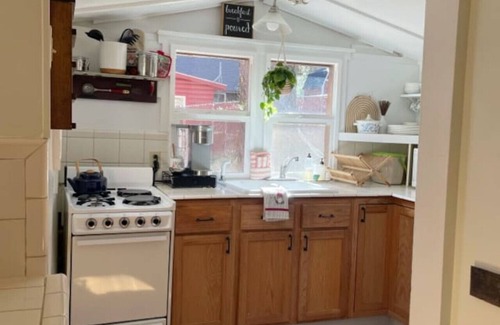 Wrightwood Apartamento | Peaceful Pines, Near Village|Fireplace|Pets OK