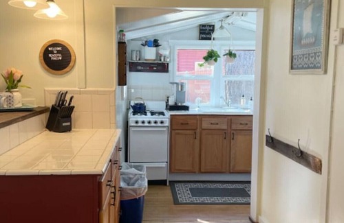 Wrightwood Apartamento | Peaceful Pines, Near Village|Fireplace|Pets OK