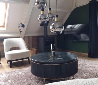 Lochem Apartamento | Prachtig en zeer ruim vakantie-appartement "BijFlore"