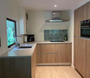 Lanaken Chalet De Esquí | Prachtige chalet in het bos met sauna!