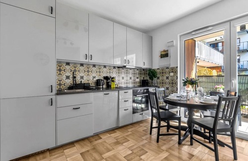 Praga Poludnie Apartamento | Praga Apartment - Terrace & Parking - by Rentujemy