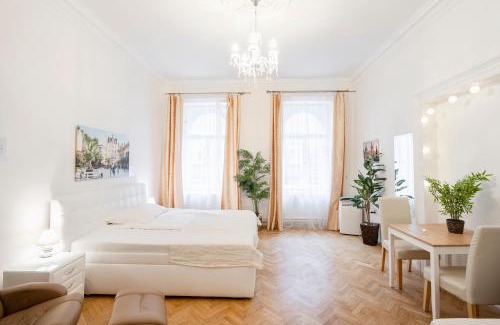 Nove Mesto Casa | Prague Palace - Wenceslas Square