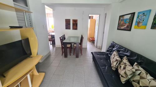 Quatro Ilhas Apartamento | PRAIA DE 4 ILHAS Apartamento 2 Quartos 50M da Praia Com Vista