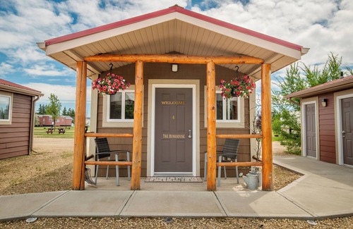 Stettler Cabina | Prairie Junction Cabins Stettler