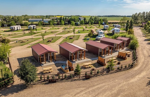 Stettler Cabina | Prairie Junction Cabins Stettler