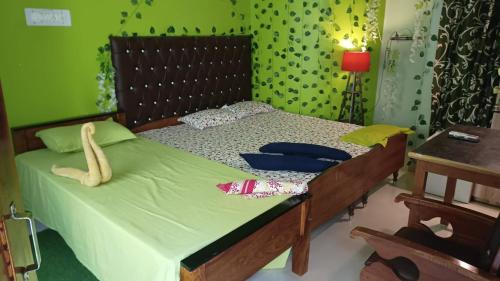 Bhubaneshwar Casa | Pravuprasad guesthouse budget room near railway station