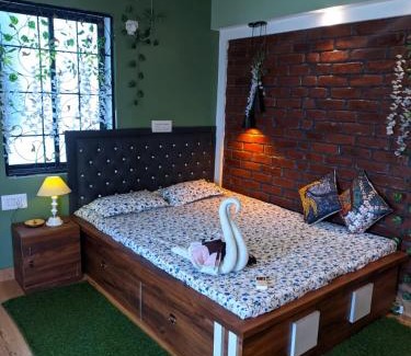 Bhubaneshwar Casa | Pravuprasad guesthouse budget room near railway station