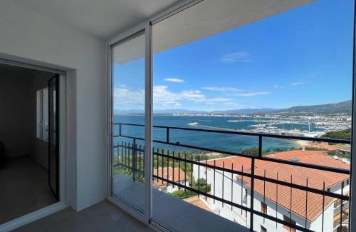 Almadraba-Canyelles Apartamento | Precioso apartamento con vistas espectaculares de la Bahia Roses AV-48