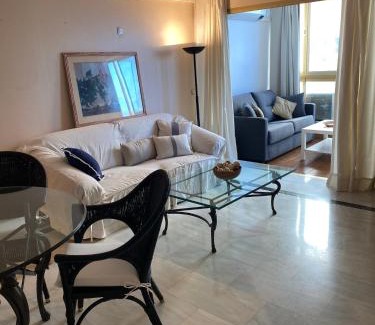 Marbella Seafront Promenade Apartamento | Precioso apartamento en primera línea de playa