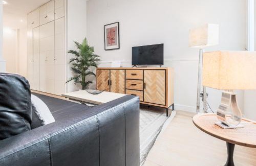 San Julian Apartamento | Precioso estudio en San Julián Sevilla, AC WiFi Hiniesta estudio