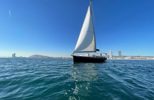 Badalona Alquiler De Eote | Precioso velero en Badalona de 3 camarotes